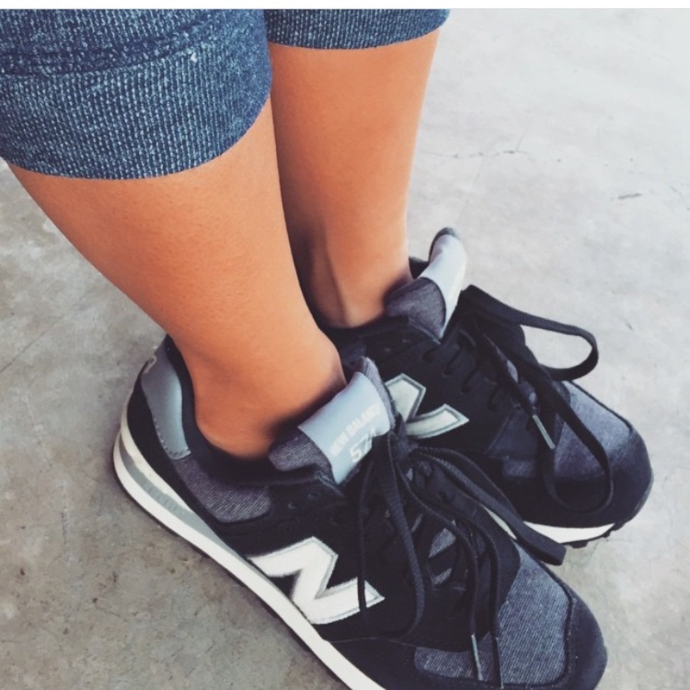 New Balance 574 - Picture 1 of 1